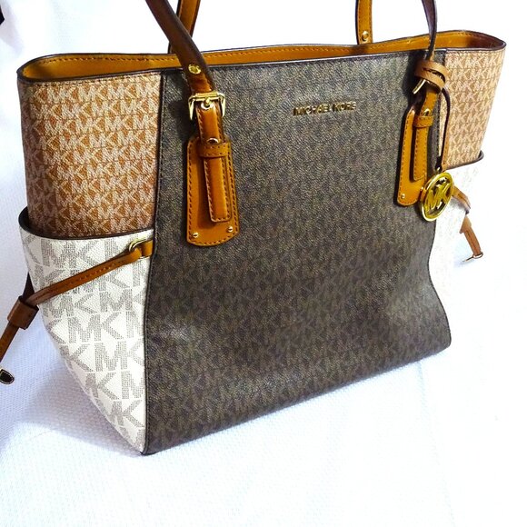 Michael Kors Voyager East West Tri-Color Tote NWOT - Picture 1 of 4